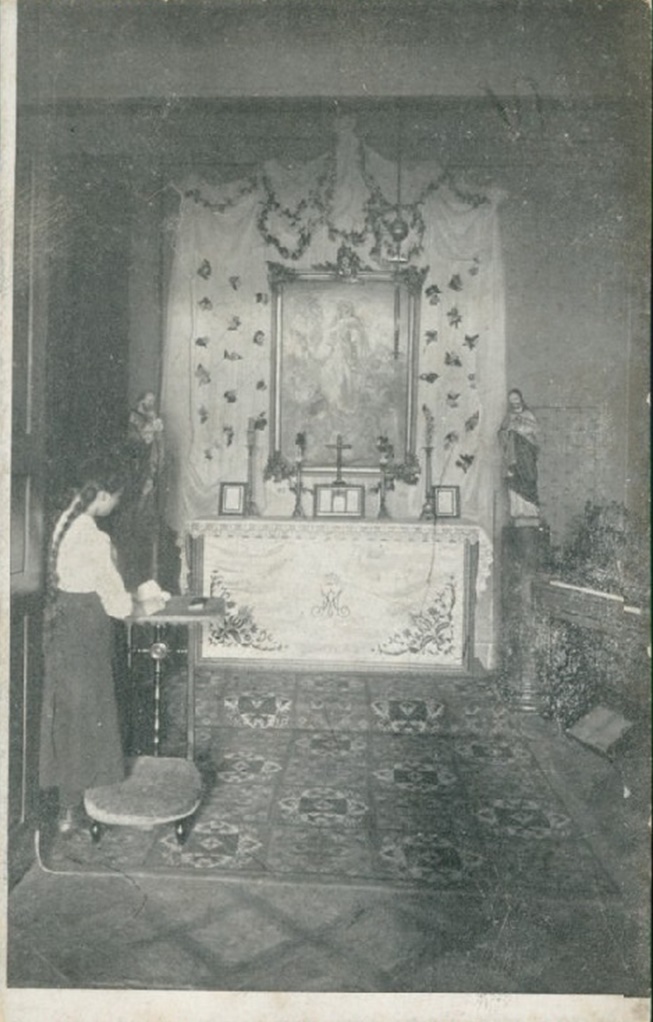 3.Каплиця в жіночому ліцеї Вікторії Недзялковської у Львові, фото 1910-х. 