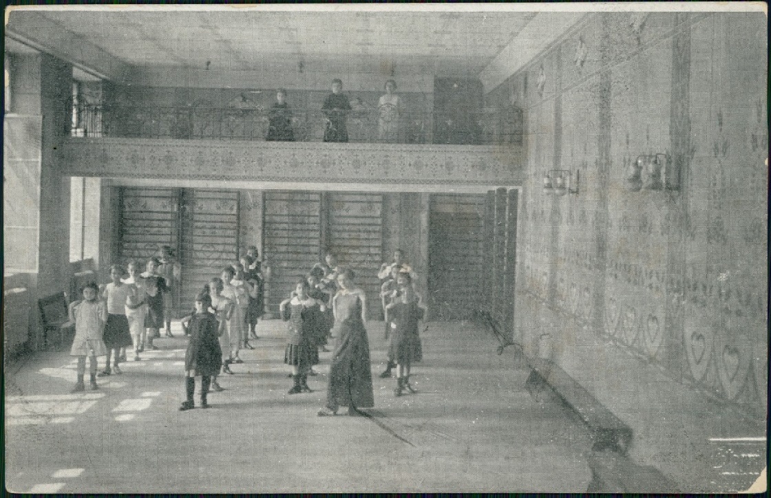 5.Гімнастична зала в жіночому ліцеї Вікторії Недзялковської у Львові, фото 1910-х