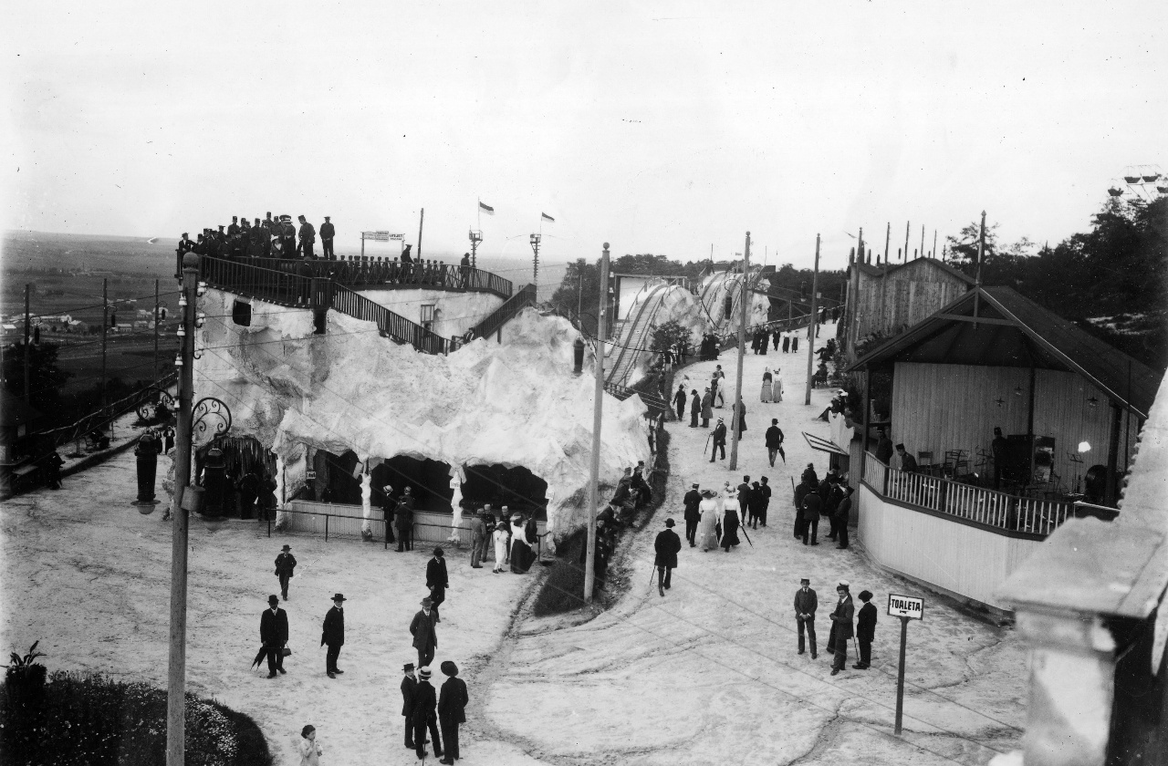 Луна-парк у Львові