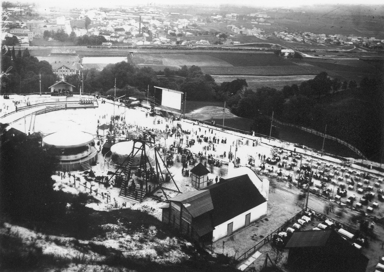 Луна-парк у Львові