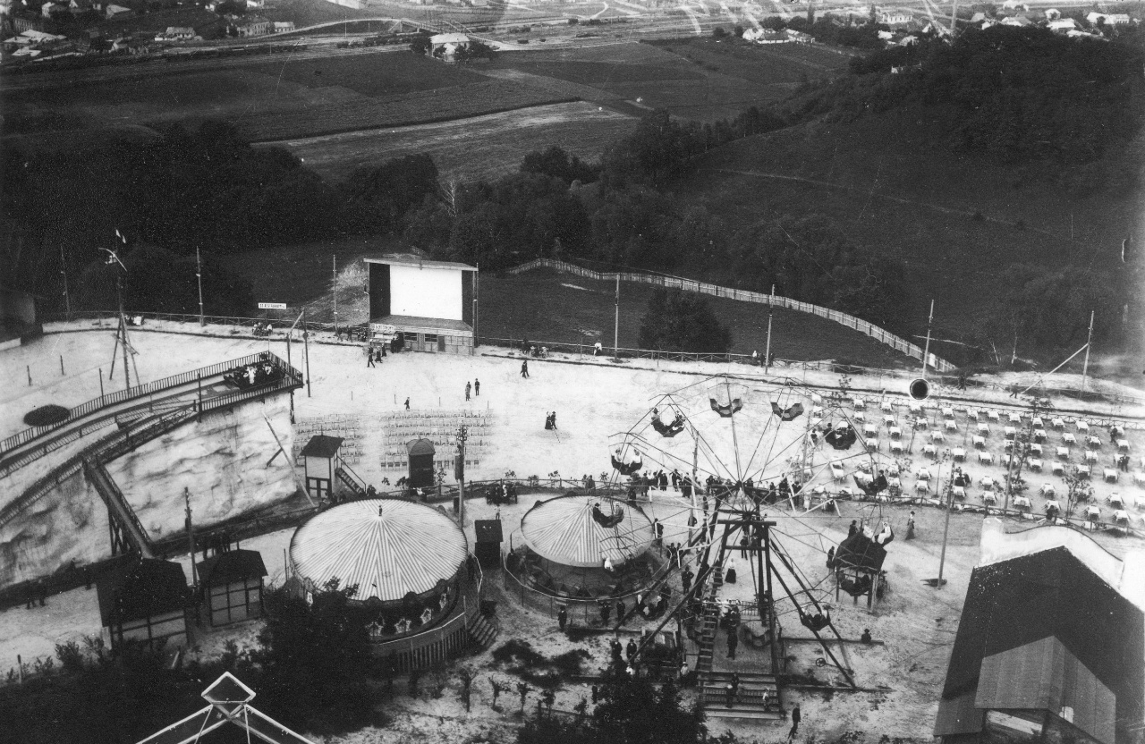 Луна-парк у Львові