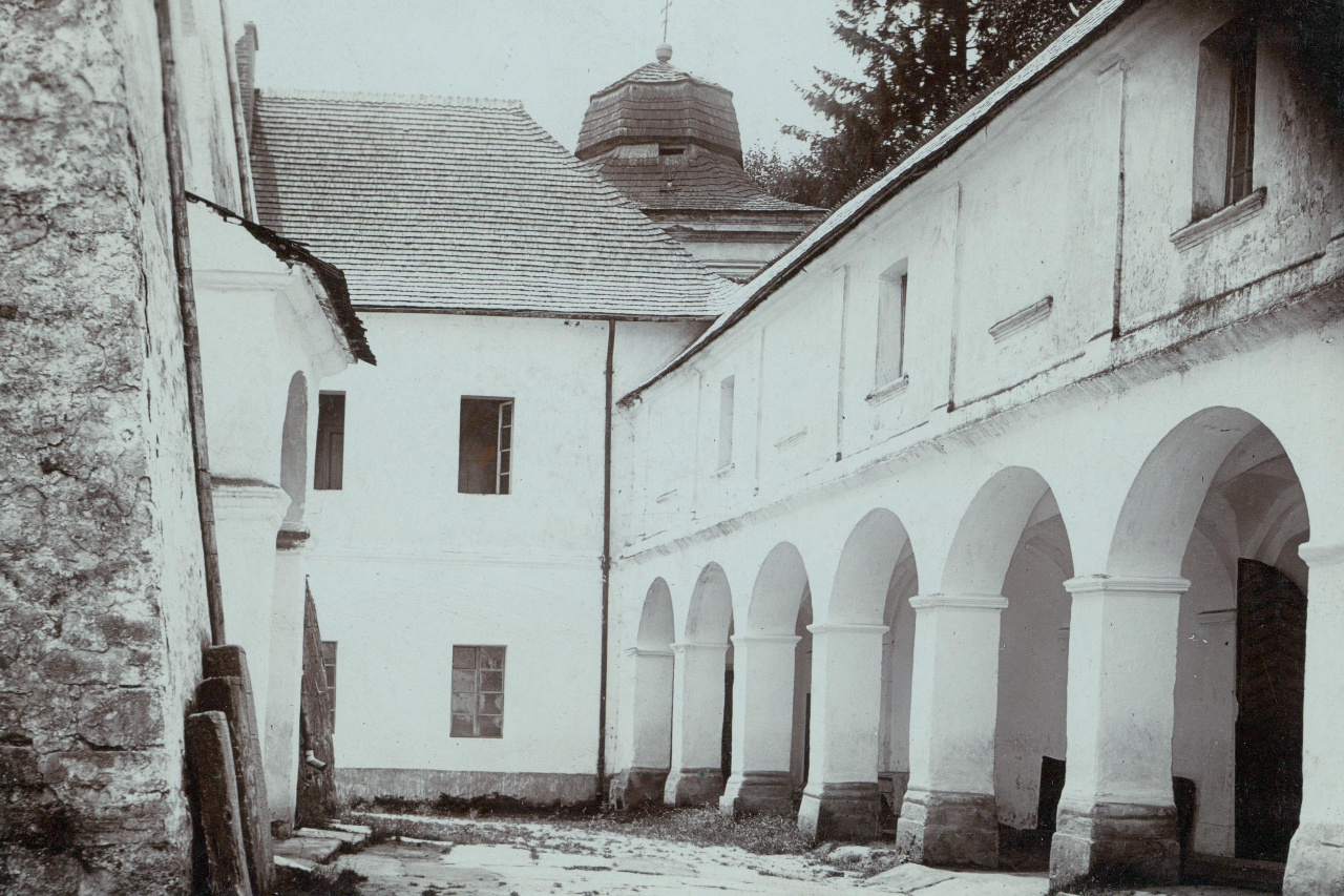 Унівська Лавра на фото 1903 року