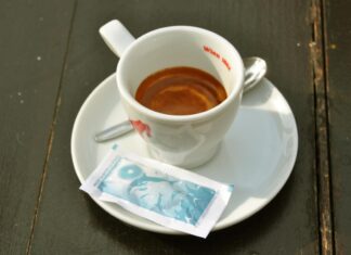 Приготування кави при правильній температурі води покращує її смак і баланс / фото Вікіпедія