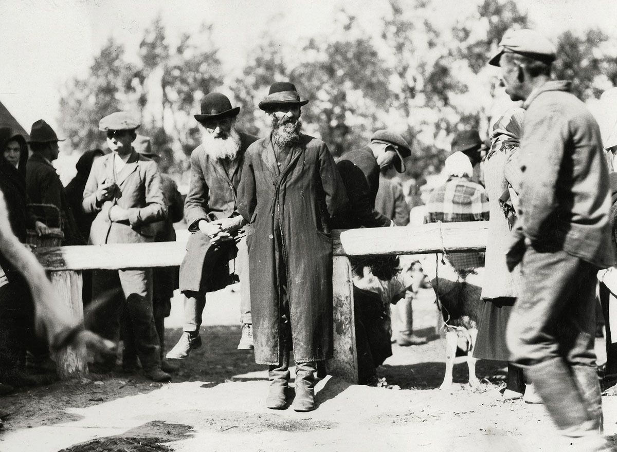 Євреї у містечку Золочів, 1934 рік, фот. Boyd Louise Arner, UWM Libraries