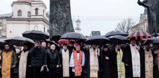 24 лютого 2026 року Україна вперше офіційно відзначил Національний день молитви