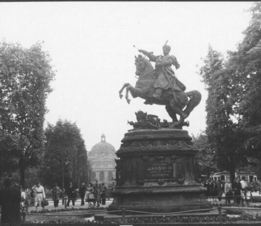 Львів очима данського вченого та мандрівника: урочисте відкриття пам’ятника королю