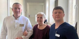 У Львові хірурги провели унікальну операцію 84-річній жінці з дзеркальними органами