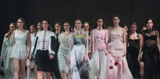 Перформанс-дефіле Оксани Караванської «Любов — це талісман». Фото: Євген Кравс