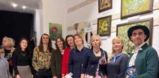 Відкриття виставки «Симфонія квітів» в галереї «Крила»