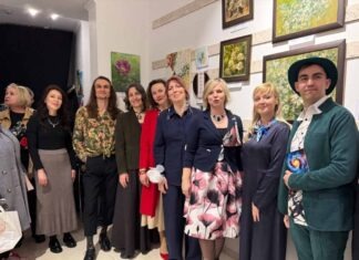 Відкриття виставки «Симфонія квітів» в галереї «Крила»