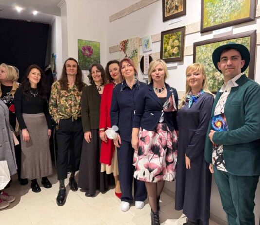 Відкриття виставки «Симфонія квітів» в галереї «Крила»