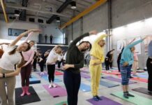 Системність і розумний підхід — основа тренувань. На цьому занятті, як зазначає Галина Безугла, тіло працює цілісно, поєднуючи елементи пілатесу та силового контролю.