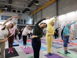 Системність і розумний підхід — основа тренувань. На цьому занятті, як зазначає Галина Безугла, тіло працює цілісно, поєднуючи елементи пілатесу та силового контролю.